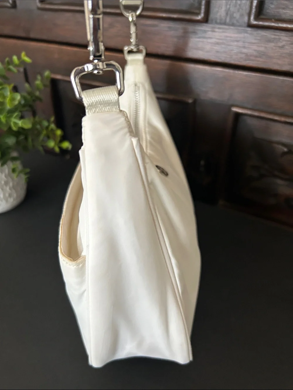 lululemon athletica cream shoulder